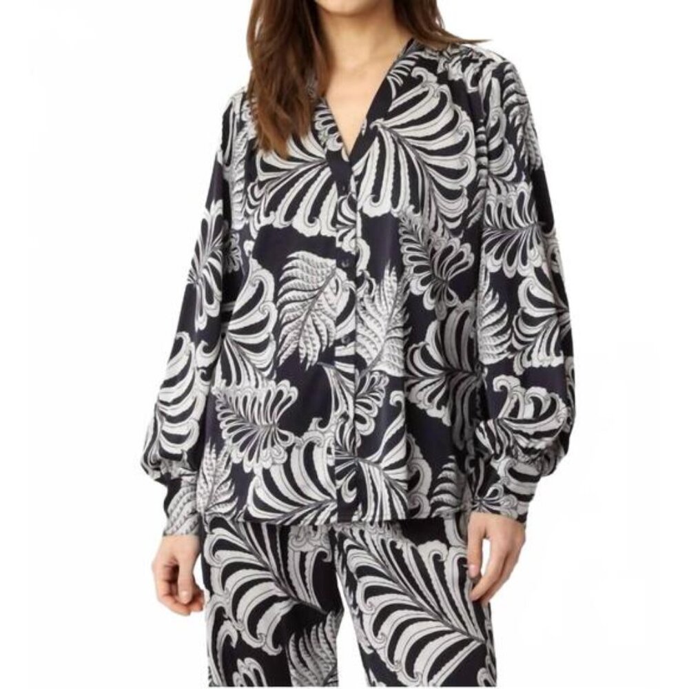 KARMAMIA Amelia Shirt Navy Palm Print Blouse NWT | Size S